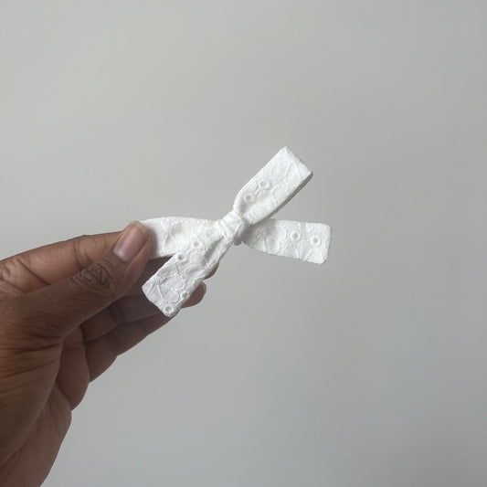 white eyelet | skinny bow