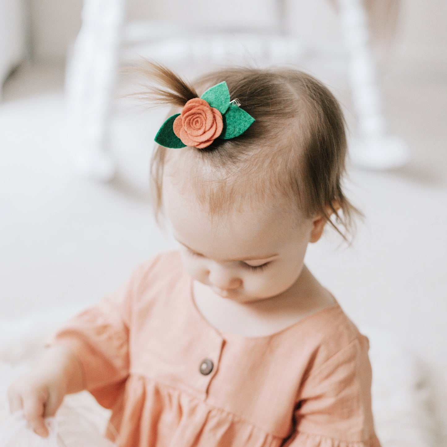 neutral single flowers