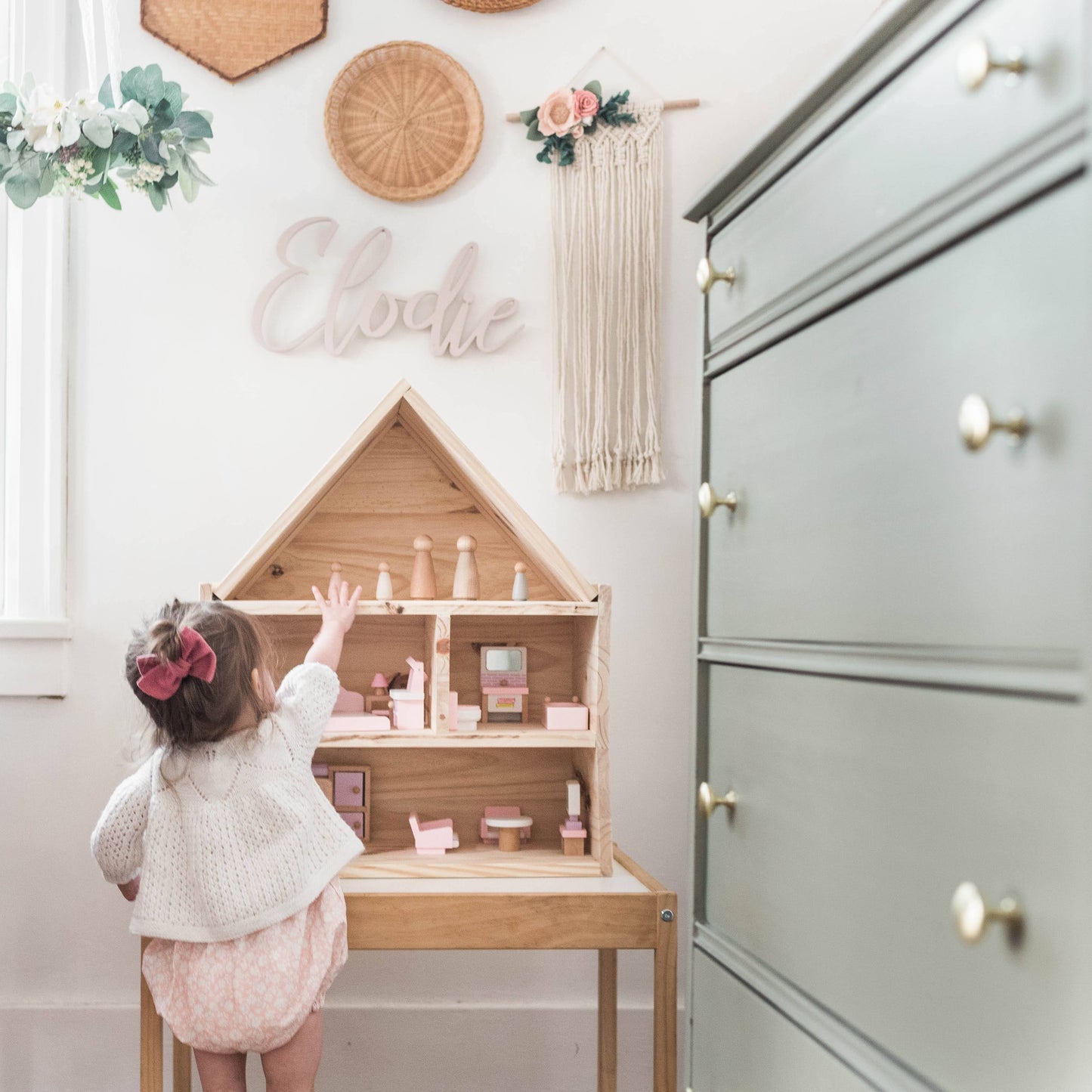 macrame bow holder