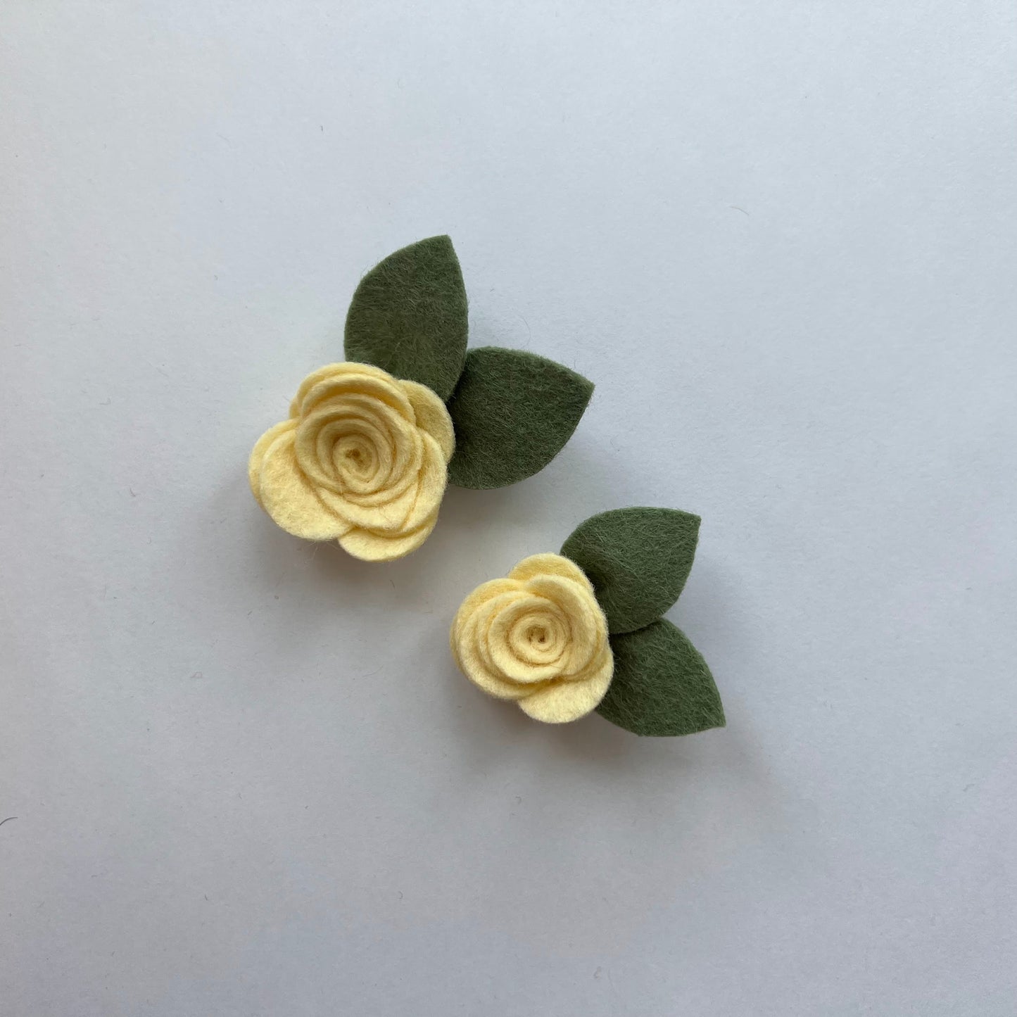 neutral single flowers