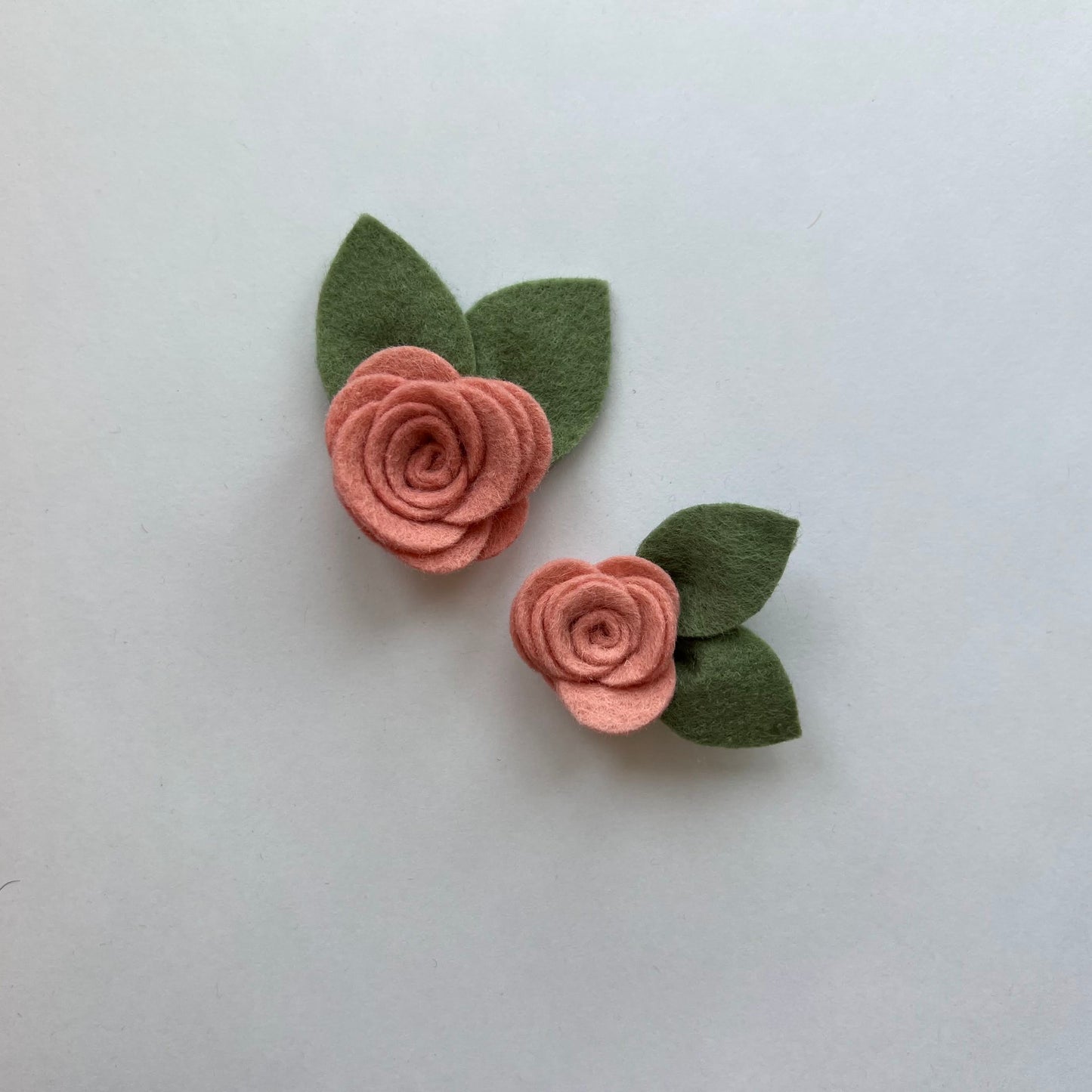 neutral single flowers