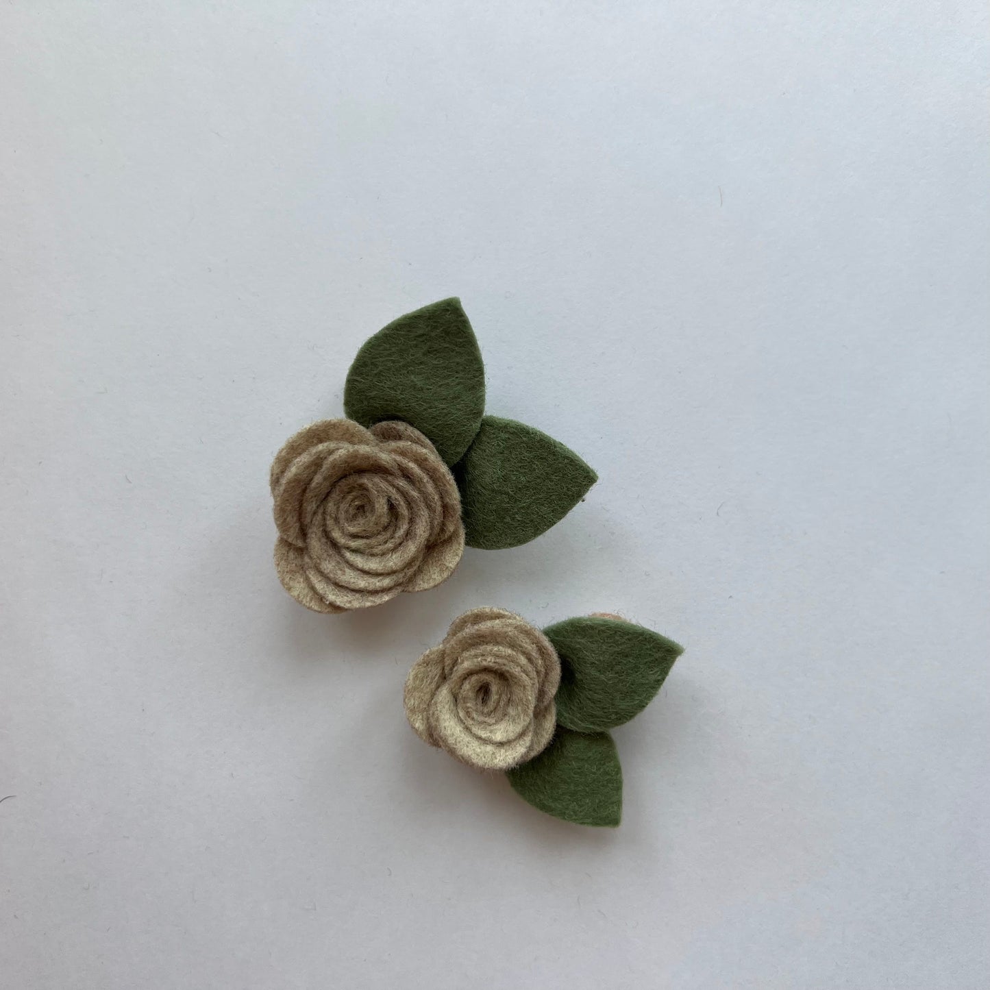 neutral single flowers