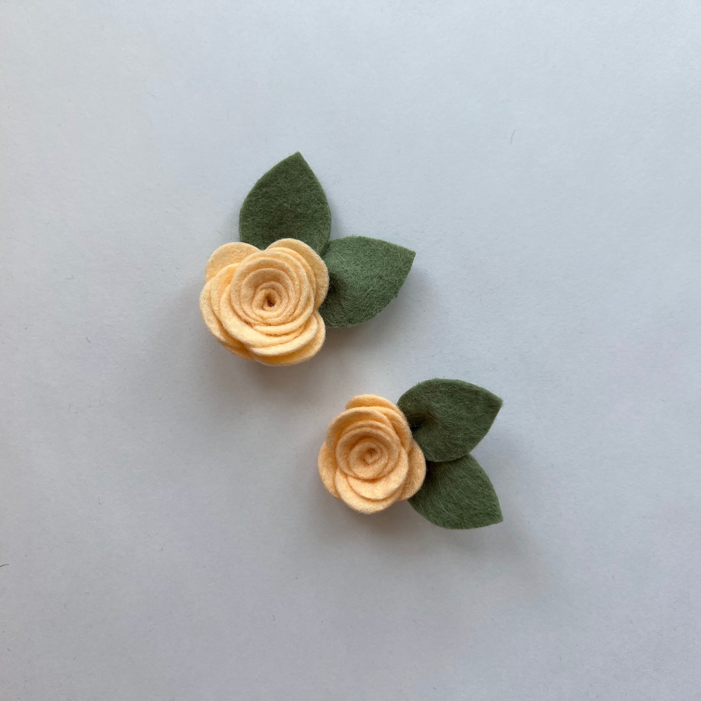 neutral single flowers