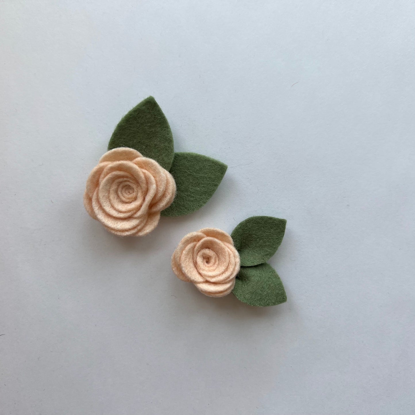 neutral single flowers
