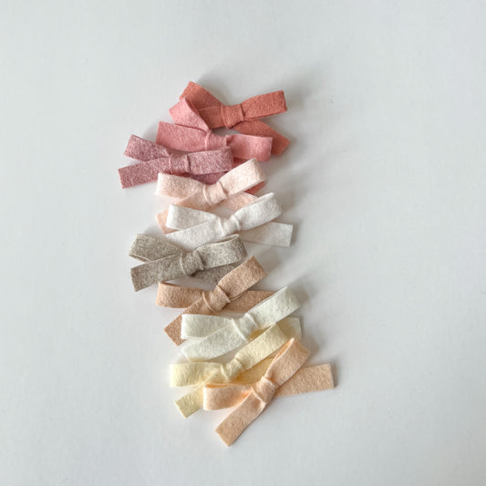 neutral classic bow | small