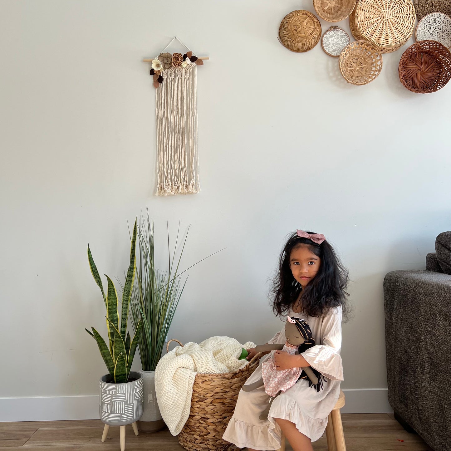 neutral macrame bow holder