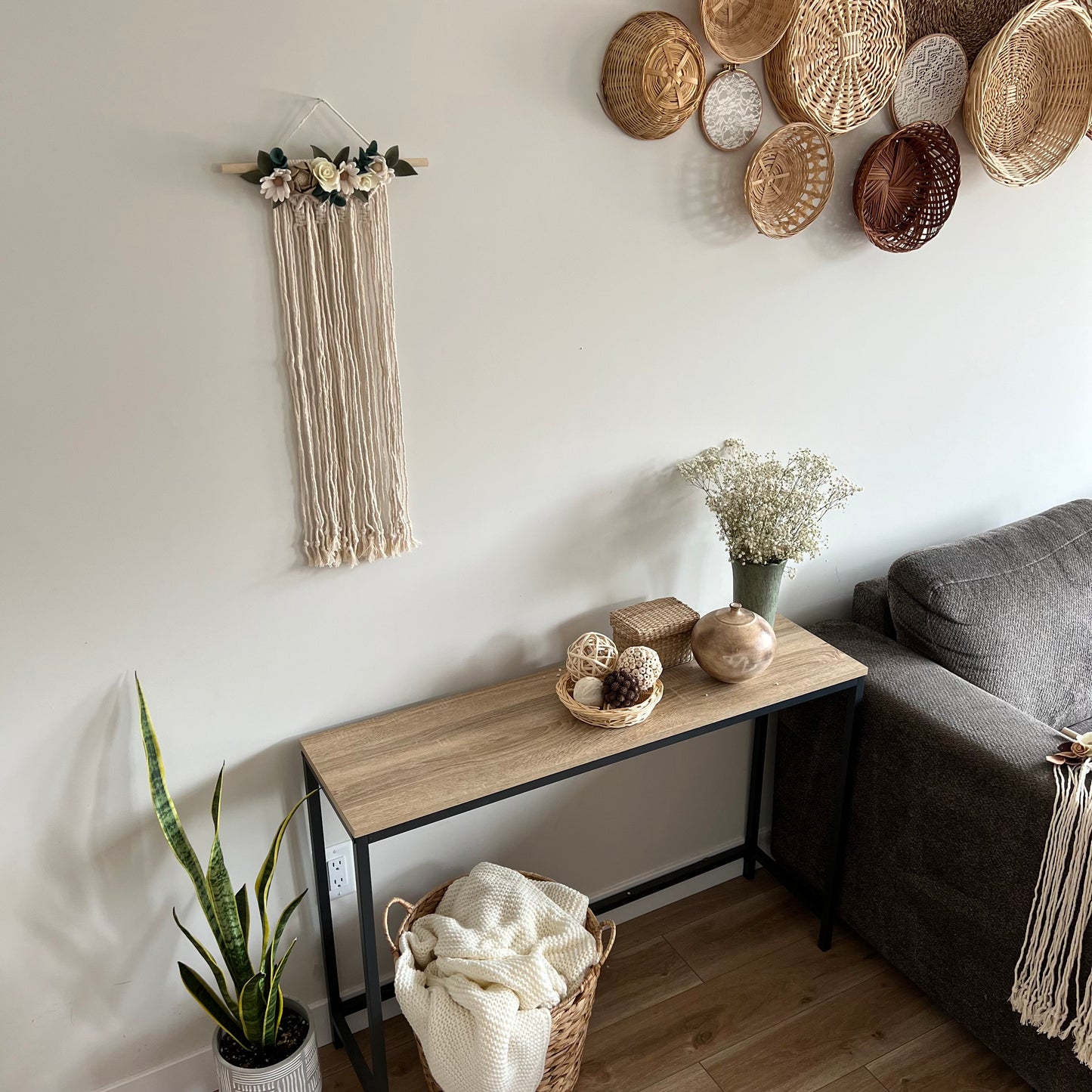 wildflower macrame bow holder