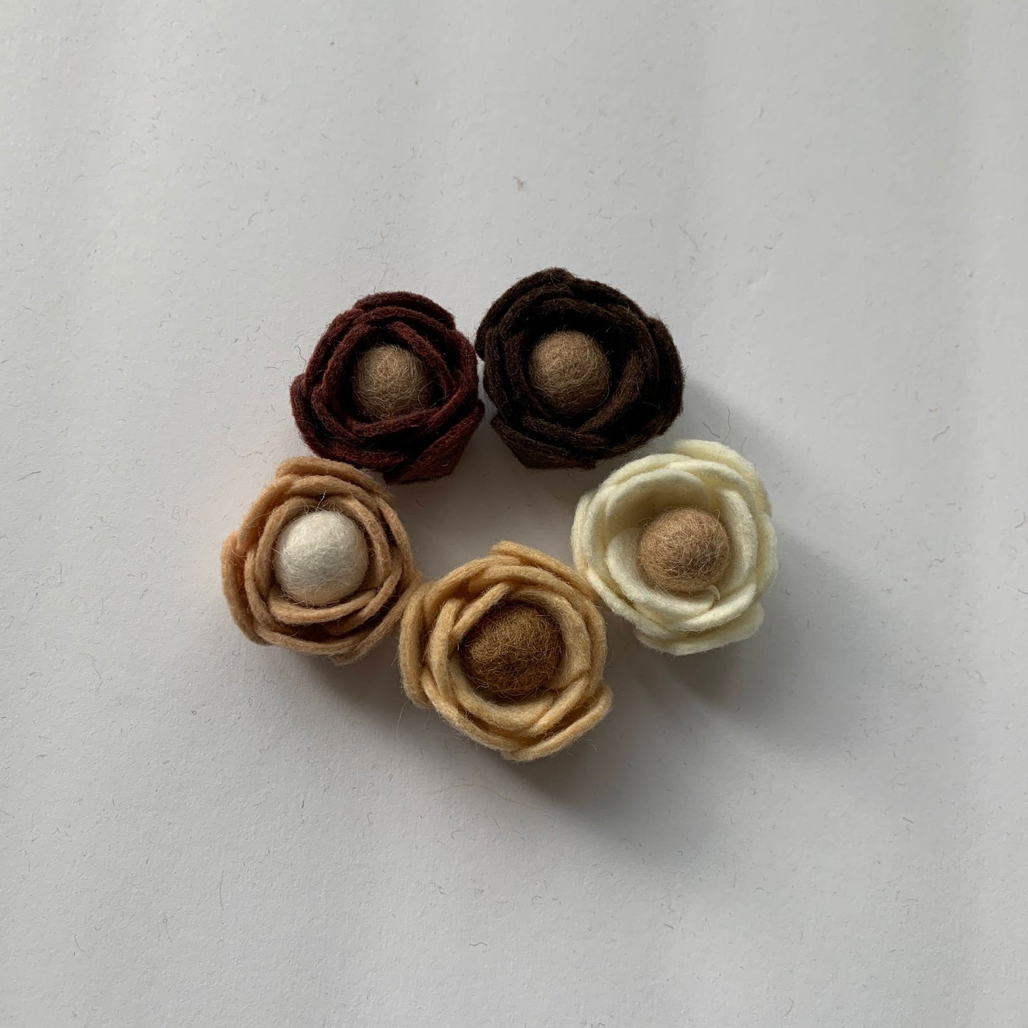 neutral button roses