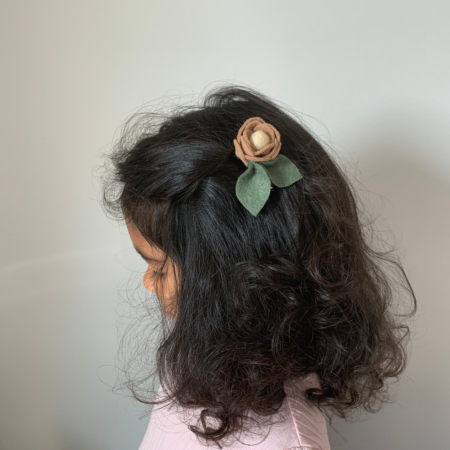 neutral button roses