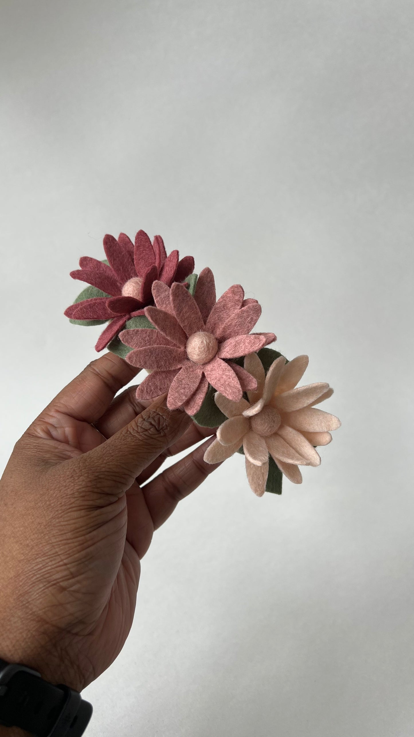 blush daisy half crown