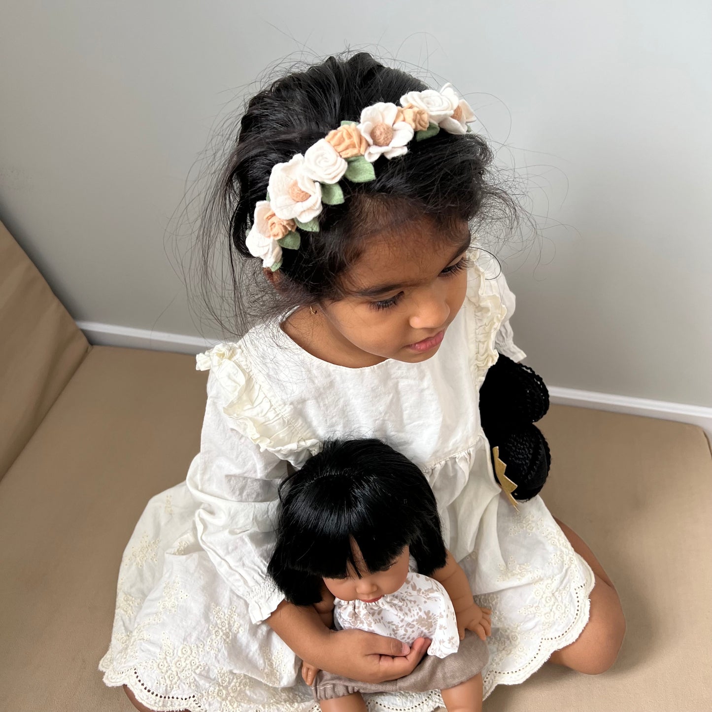 petite linen/neutral full crown